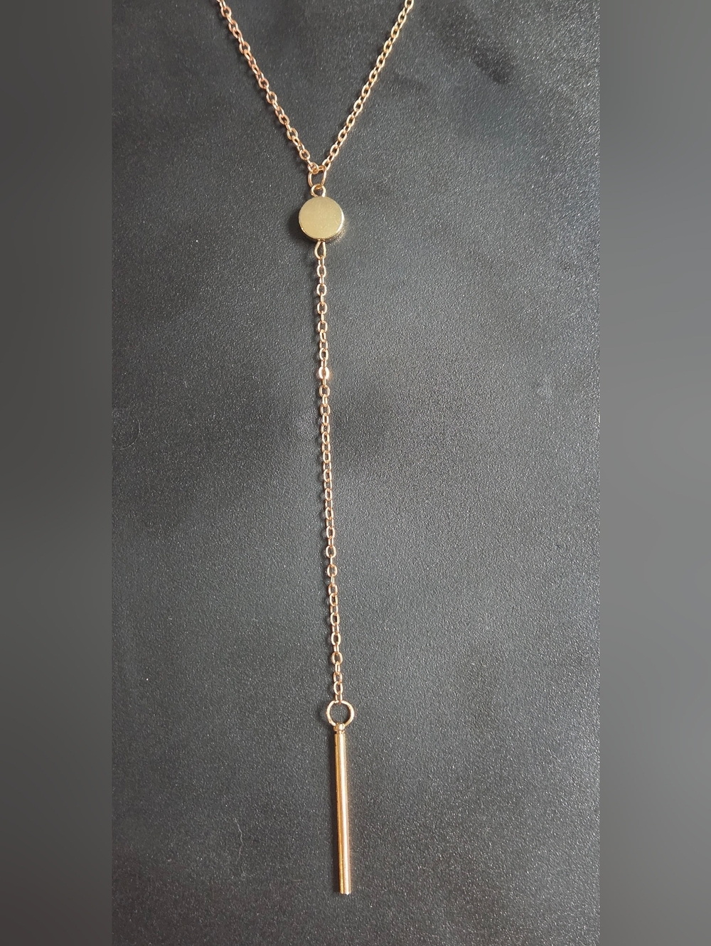 Elegant Gold Pendant Necklace